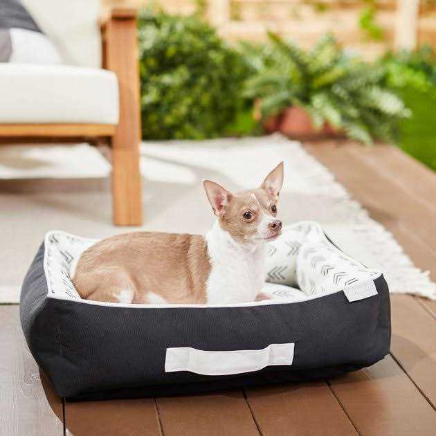 Indoor/Outdoor Bolster Cat & Dog Bed N791043