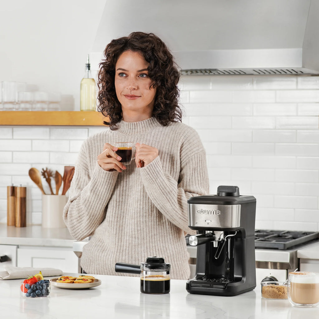 4-Shot Steam Espresso, Cappuccino, and Latte Maker with Frothing Wand A4866