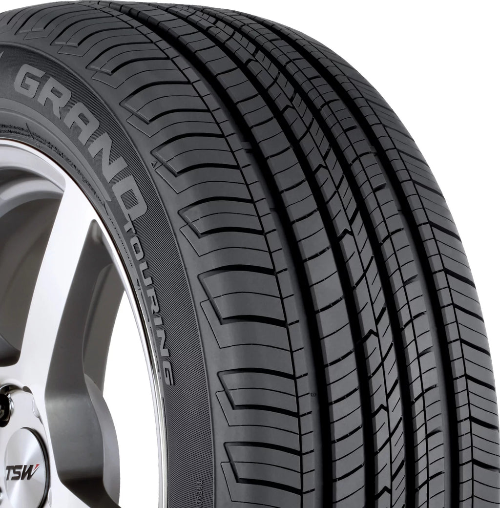 All-Season 235/65R17 104T Tire W736