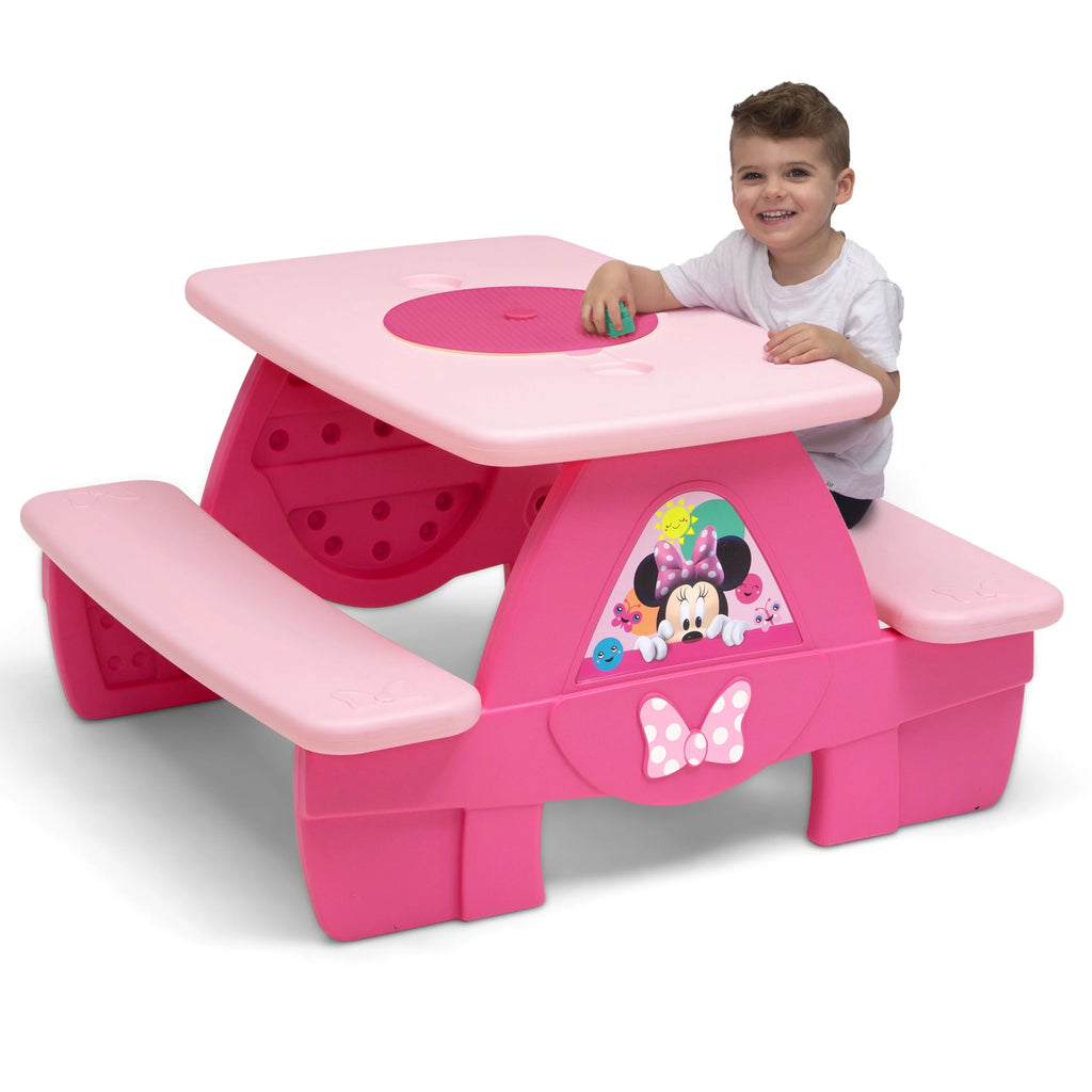 Picnic Table with Cupholders Z966