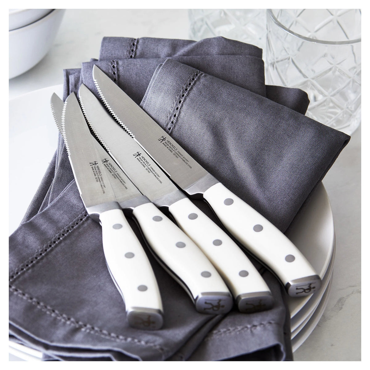 4pc Steak Knife Set with White Handle U47849