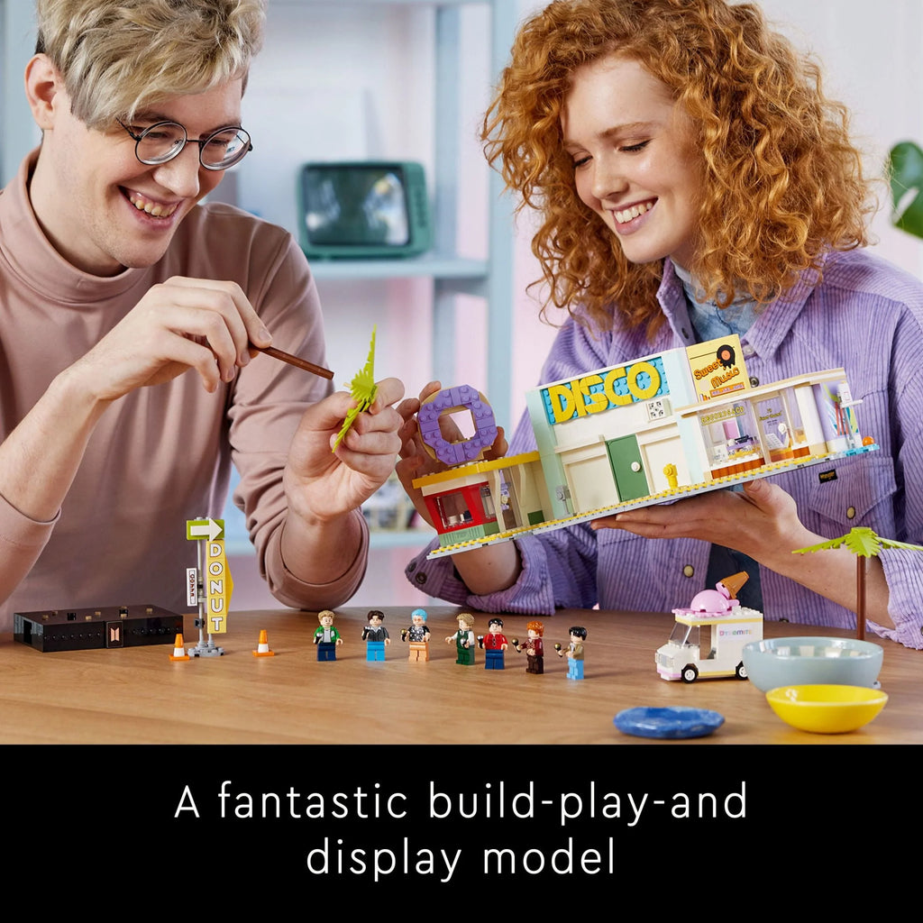 Model Kit with 7 Minifigures M67529